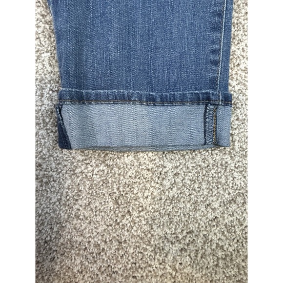 Signature Levi Strauss Medium Wash Cuffed Mid-Rise Capri Jeans Sz 6 - Picture 3 of 11